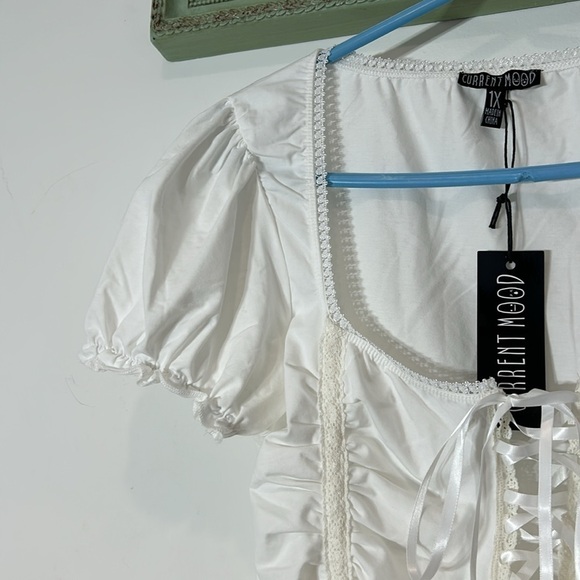 Current Mood lace Up front short puff sleeve top white womens size 1X plus new - Picture 2 of 6